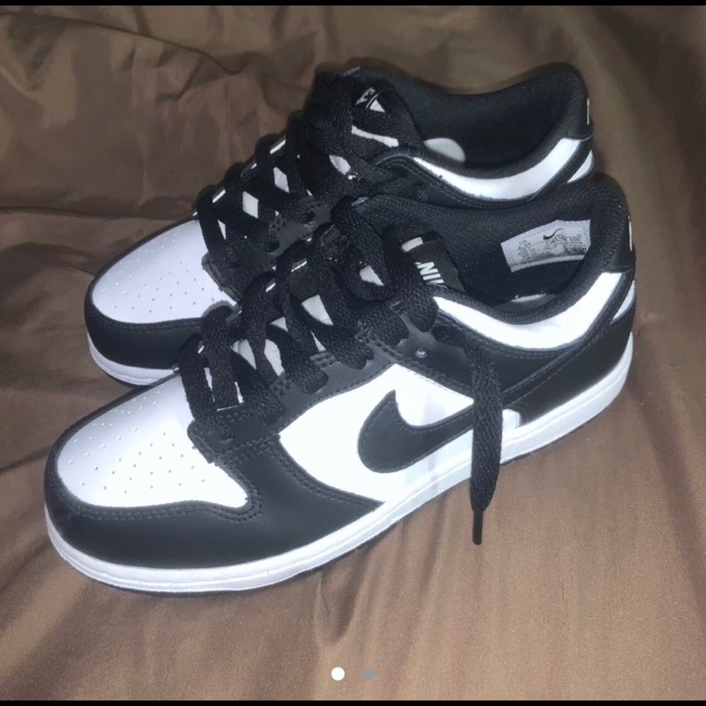 Nike dunk black and white